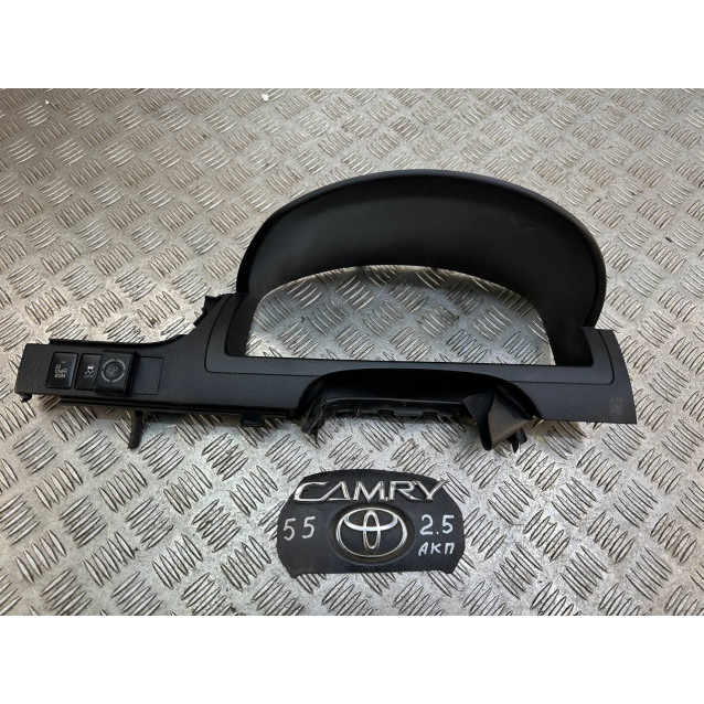 Накладка облицовка щитка приборов Toyota Camry 55 (2015-2018) 5541006020C1