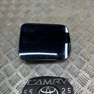Лючок бензобака Toyota Camry 55 (2015-2018) 7735033210