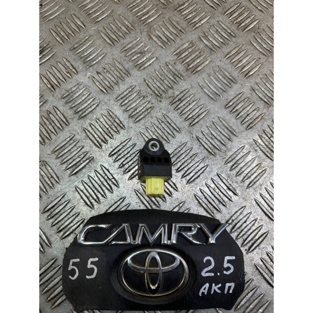 Датчик удара боковой Toyota Camry 55 (2015-2018) 8983106070 8983106060