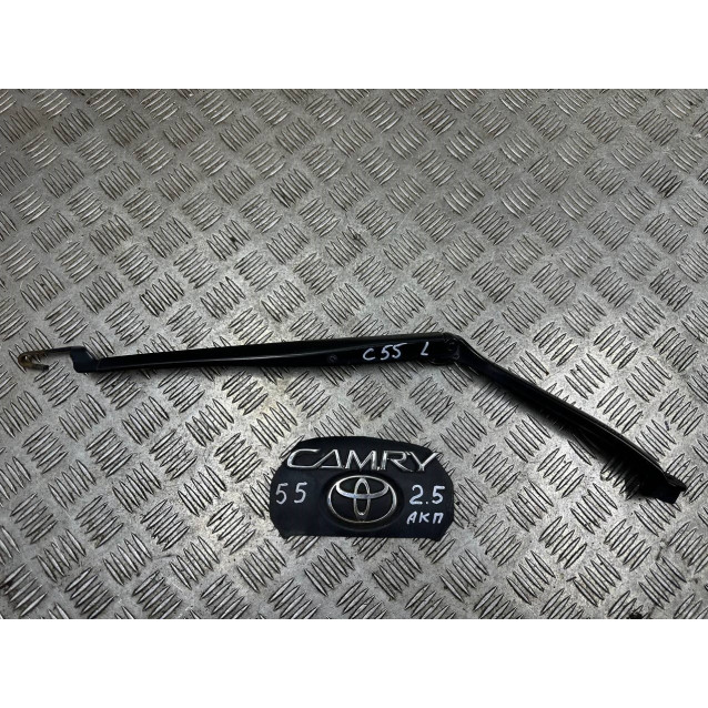 Держатель дворника левый Toyota Camry 55 (2015-2018) 8522106110