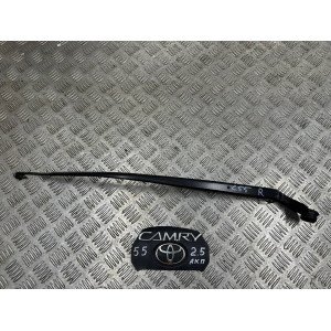 Держатель дворника правый Toyota Camry 55 (2015-2018) 8521106110