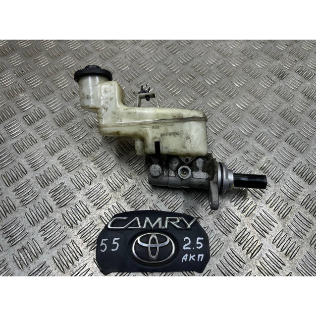 Цилиндр тормозной главный Toyota Camry 55 (2015-2018) 2,5 АКПП 4720106443