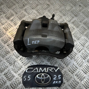 Супорт передній лівий Toyota Camry 55 (2015-2018) 4775007071