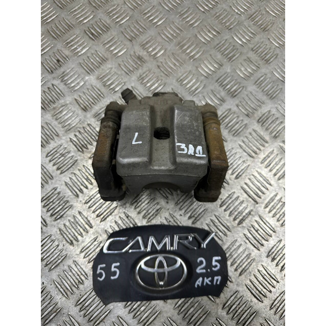 Супорт задній лівий Toyota Camry 55 (2015-2018) 4785006110
