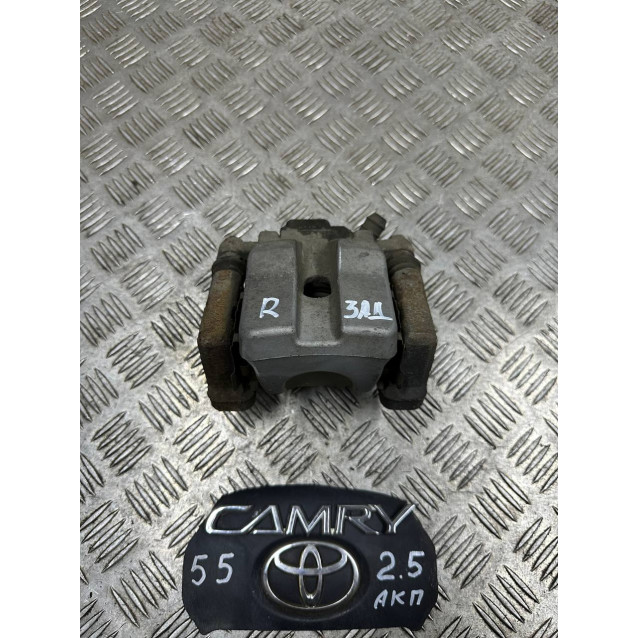 Супорт задній правий Toyota Camry 55 (2015-2018) 4783006120