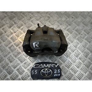 Супорт передній правий Toyota Camry 55 (2015-2018) 4773007071