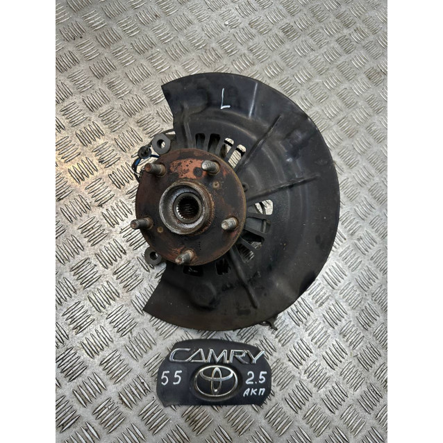 Кулак поворотный правый (цапфа) Toyota Camry 55 4321106240