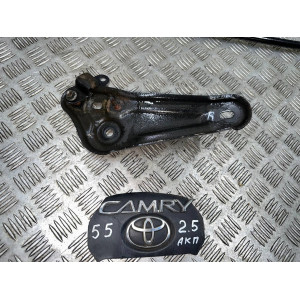 Кронштейн заднего подрамника правый Toyota Camry 55 (2015-2018) 5220306041