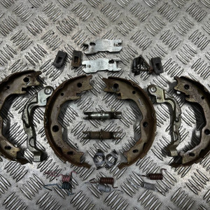 Колодки ручника Toyota Camry 55 (2015-2018) 2,5 АКПП 4654006030