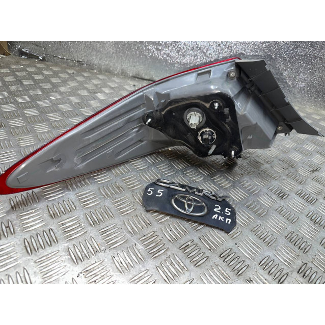 Фонарь правый Toyota Camry 55 (2015-2018) 8155006640