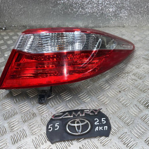 Фонарь правый Toyota Camry 55 (2015-2018) 8155006640