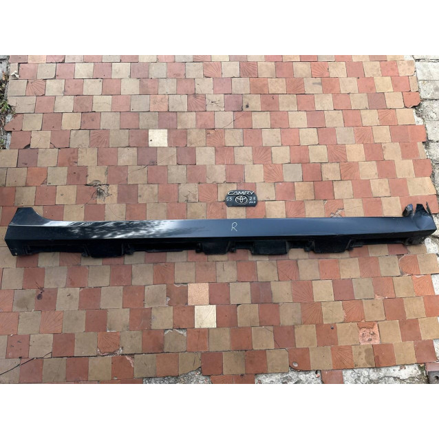 Накладка порога правая Toyota Camry 55 (2015-2018) 7585106926 *дефект