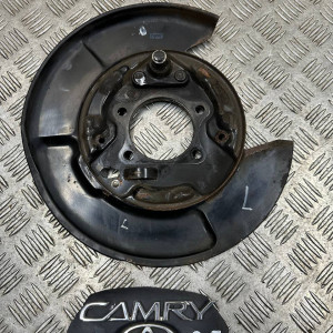 Защита щиток тормозного диска Toyota Camry 55 (2015-2018) 4650406080 *левый