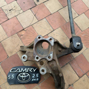 Цапфа задня права Toyota Camry 55 (2015-2018) 4230406140