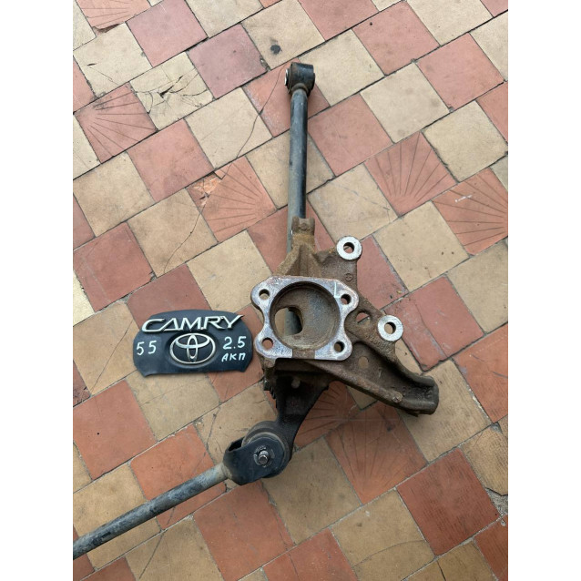 Цапфа задня ліва Toyota Camry 55 (2015-2018) 4230506130