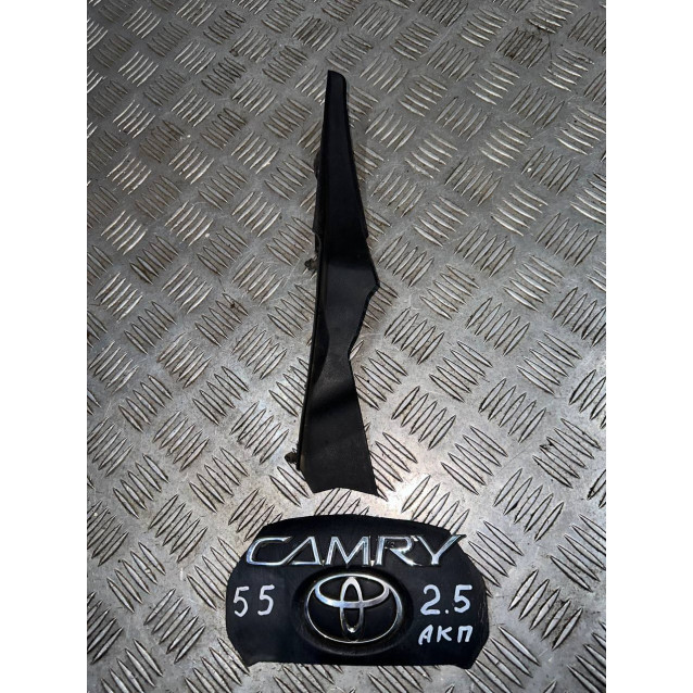 Уплотнитель жабо дворника Toyota Camry 55 (2015-2018) 5386706110
