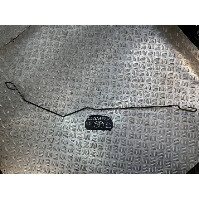 Торсион крышки багажника Toyota Camry 55 (2015-2018) 6453206380