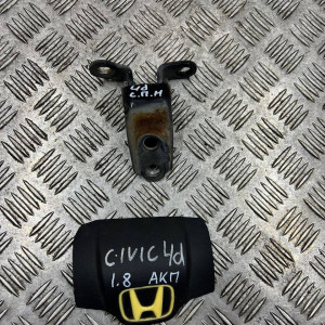 Петля двери передней левой верх Honda Civic 4D (FD) (2006-2011) 67450SNA003ZZ