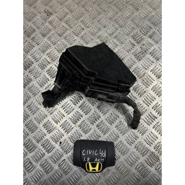 Блок предохранителей Honda Civic 4D (FD) (06-11) 1.8 АКПП 38250SNAJ21