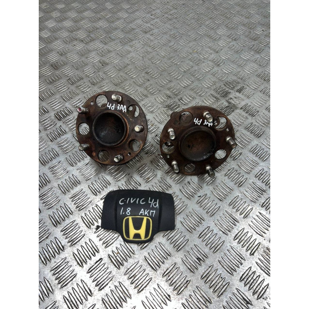 Ступица задняя Honda Civic 4D (FD) (2006-2011) 42200SNAA51 