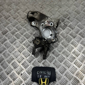 Цапфа задняя левая Honda Civic 4D FD (2006-2011) 52215SNAA50