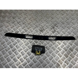 Молдинг крышки багажника Honda Civic 4D (FD) 2006-2011 74890SNB000ZE