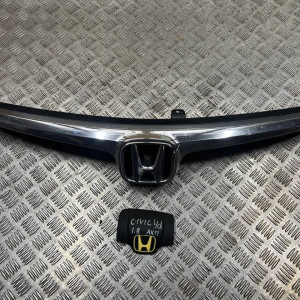 Молдинг рещетки радиатора Honda Civic 4D (FD) 2006-2011 71122SNB003