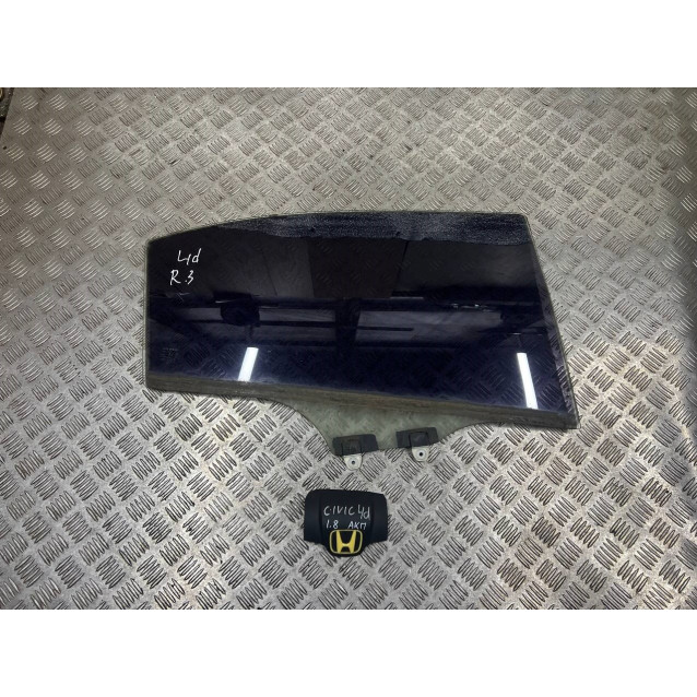 Стекло двери заднее правое Honda Civic 4D (FD) 2006-2011 73400SNBE00