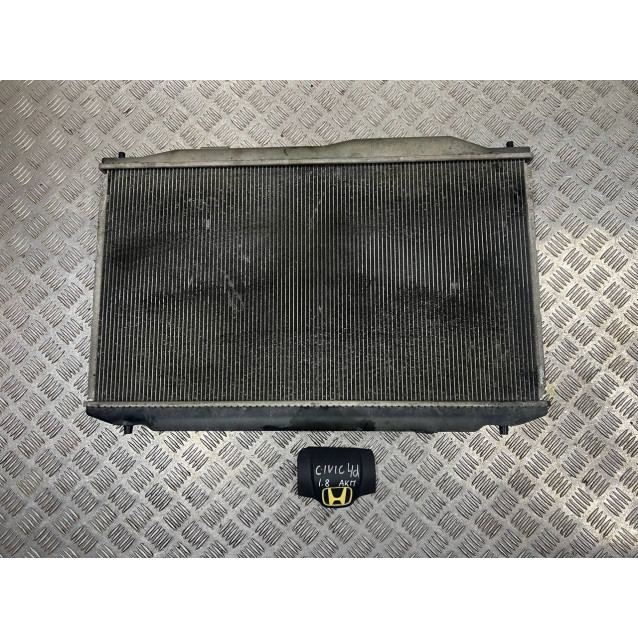 Радиатор охлаждения основной Honda Civic 4D (FD) (2006-2011) 19010RNAJ51