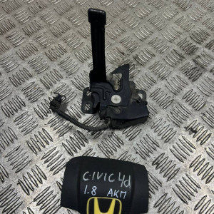 Замок капота  Honda Civic 4D (FD) (2006-201) 74120SNBE01 74120SNBE11
