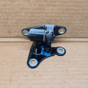 Петля двери задней правой низ Mitsubishi Colt (Z30)(2004-2008) MN127866