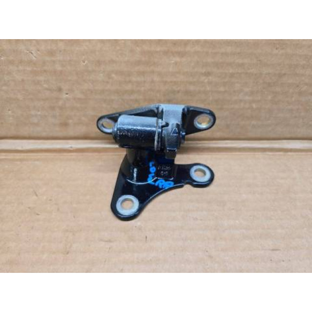 Петля двери задней правой низ Mitsubishi Colt (Z30)(2004-2008) MN127866