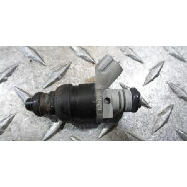 Форсунка топливная Mitsubishi Colt (Z30)(2004-2008) 1,3 MR988977 