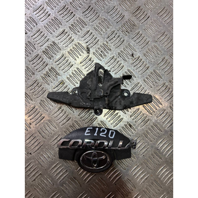 Замок капота Toyota Corolla E12 (2000-2006)  