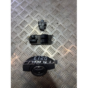 Блок управления стеклоподъемниками Toyota Corolla E12 (2000-2006) 8480202271