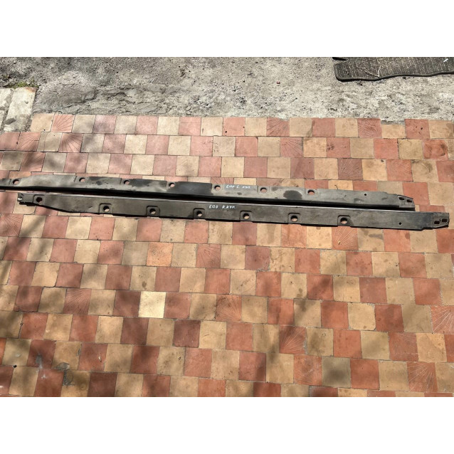 Накладка порога права Toyota Corolla E12 (2000-2006) 7585102050