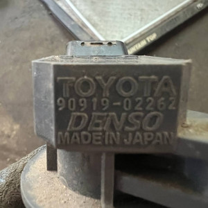 Катушка зажигания Toyota Corolla E12 (2000-2006) 9008019019 / 9091902262