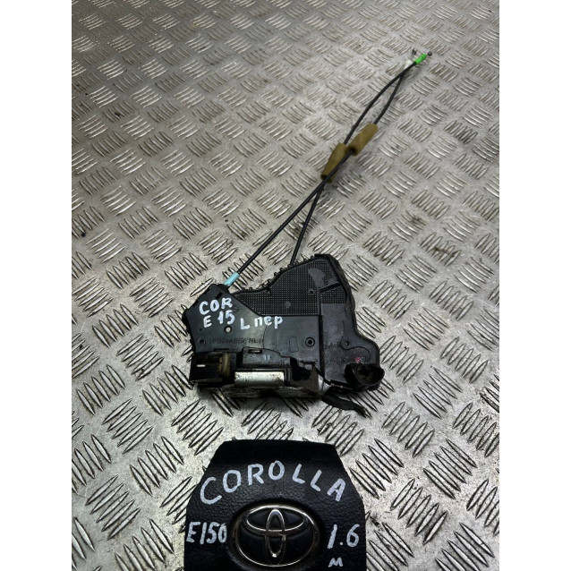 Замок двери передний левый Toyota Corolla E15 (2007-2013) 6904042241 6904006160