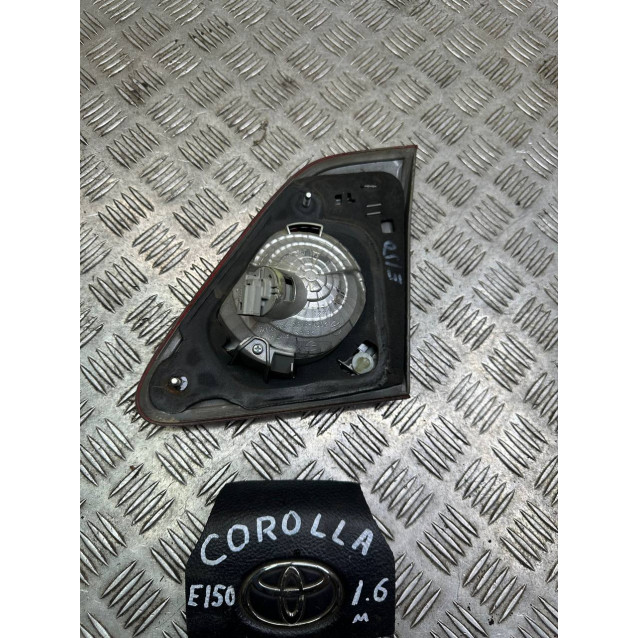 Фонарь левый внутренний Toyota Corolla E15 (2007-2013) 8159112100
