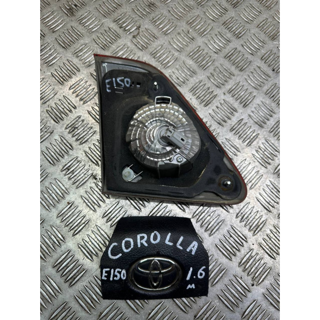 Фонарь правый внутренний Toyota Corolla E15 (2007-2013) 8158112110