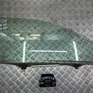 Стекло двери переднее правое Toyota Corolla E15 (2007-2013) 6810112A82 6810102251