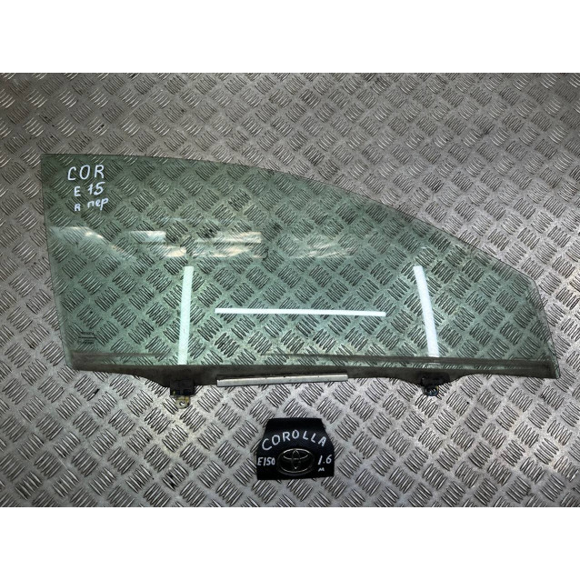 Стекло двери переднее правое Toyota Corolla E15 (2007-2013) 6810112A82 6810102251