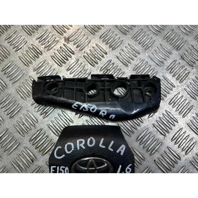 Кронштейн переднего бампера правый Toyota Corolla E15 (2007-2013) 5211502100 5211512430