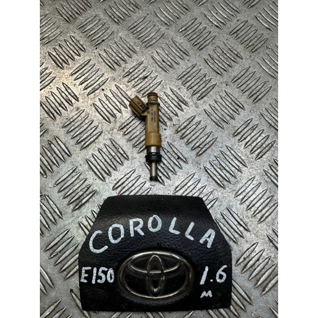 Форсунка топливная Toyota Corolla E15 (2007-2013) 232500T030