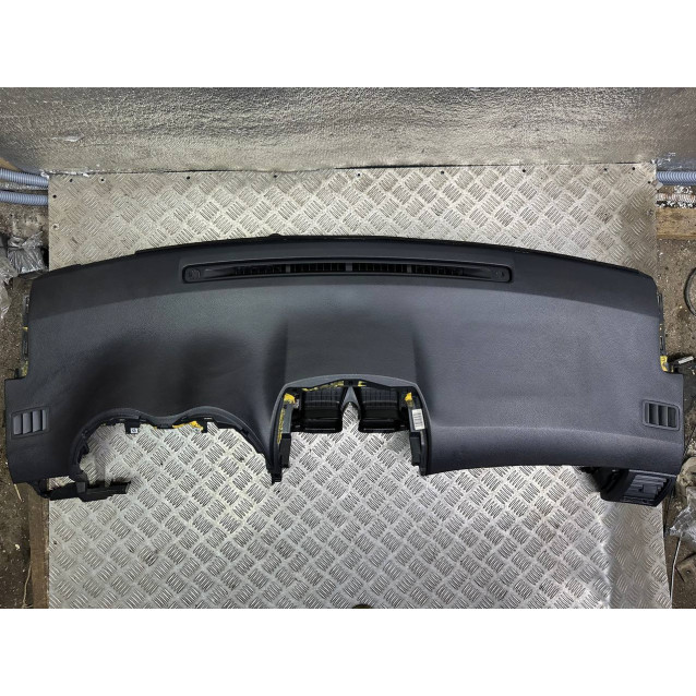 Торпедо накладка Toyota Corolla E15 (2007-2013) 5530202211B0 *с подушкой безопасности 