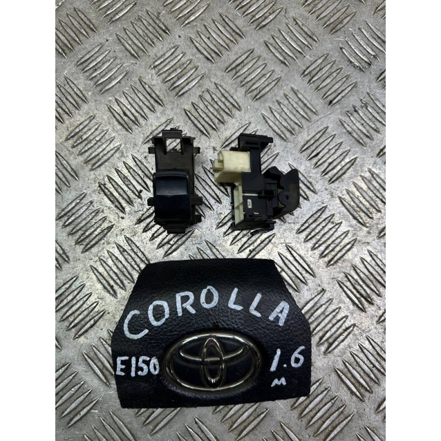 Кнопка одиночная управления стеклоподъемниками Toyota Corolla E15 (2007-2013) 8481052030