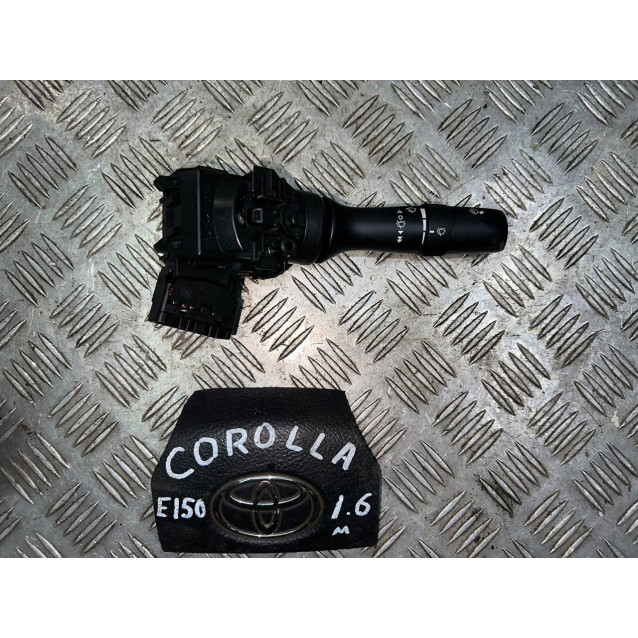 Переключатель подрулевой правый Toyota Corolla E15 (2007-2013) 8465247031 8465205200