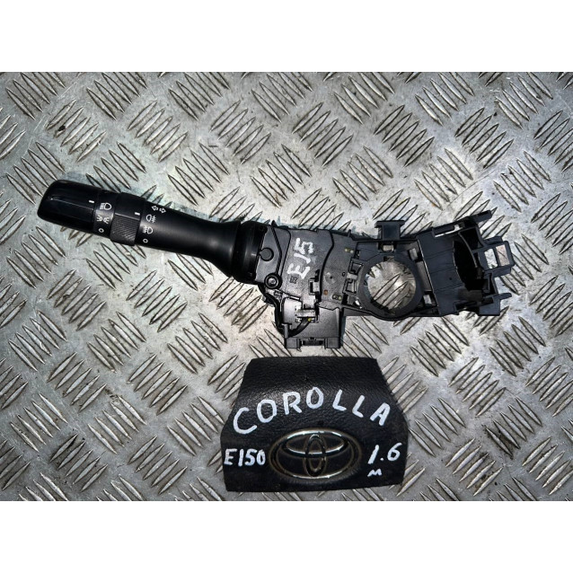 Переключатель подрулевой левый Toyota Corolla E15 (2007-2013) 8414002331