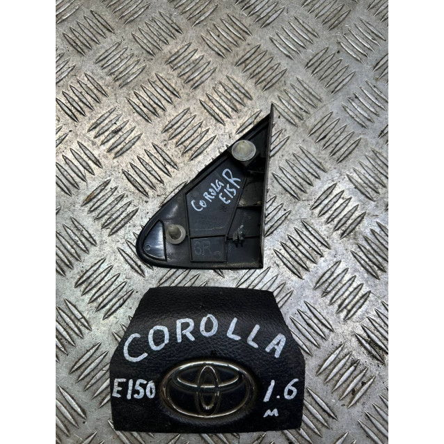 Накладка крила декоративна передняя правая Toyota Corolla E15 (2007-2013) 6011702050