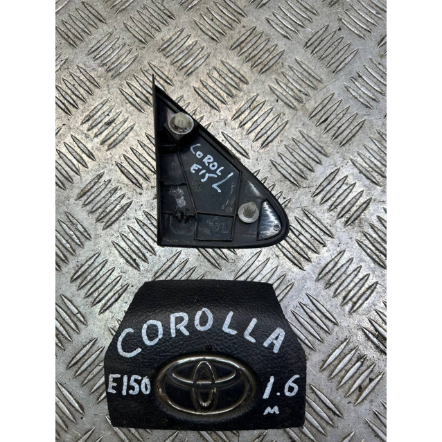 Накладка крила декоративна передняя левая Toyota Corolla E15 (2007-2013) 6011802050
